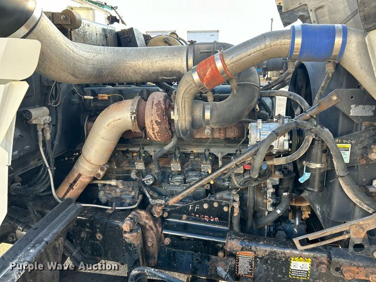 image for item EK3428 2000 Mack RD688S roll-off container truck