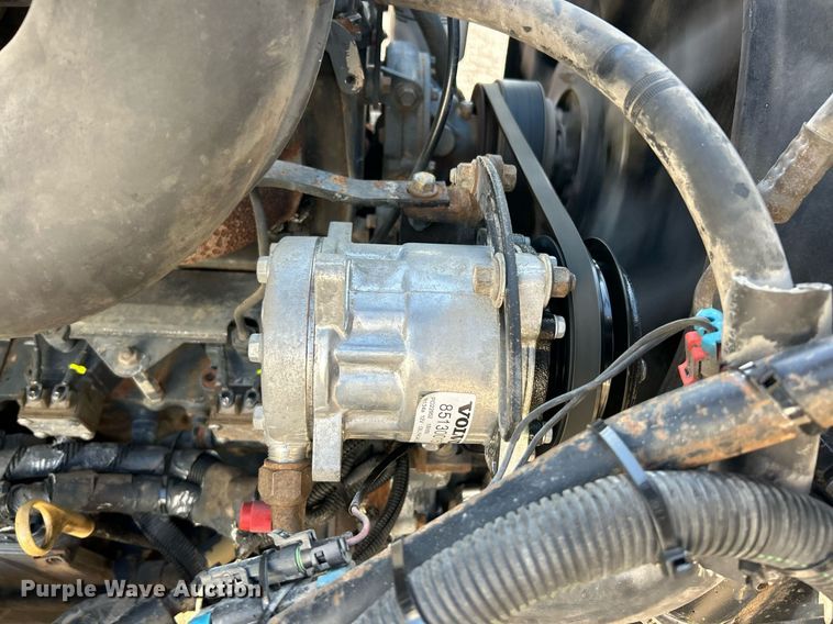 image for item EK3428 2000 Mack RD688S roll-off container truck