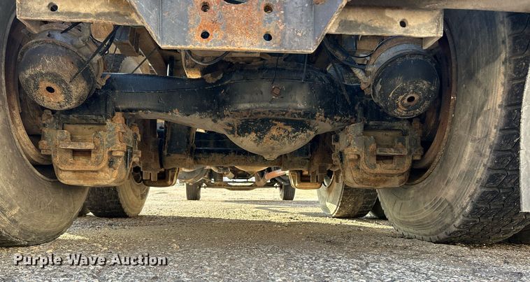 image for item EK3428 2000 Mack RD688S roll-off container truck