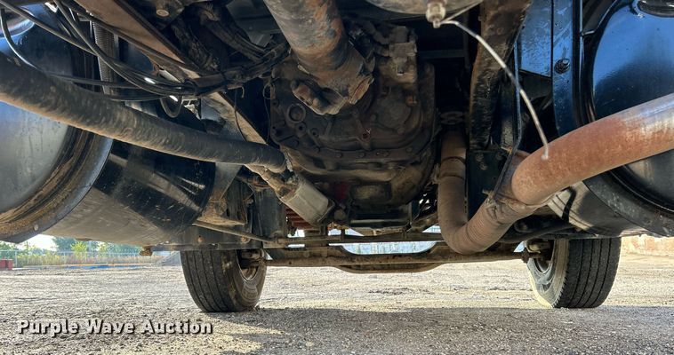 image for item EK3428 2000 Mack RD688S roll-off container truck