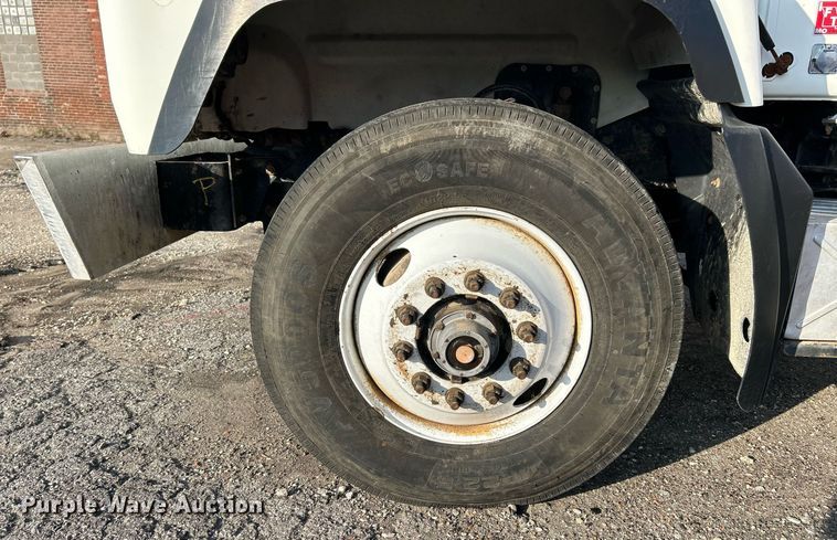 image for item EK3428 2000 Mack RD688S roll-off container truck