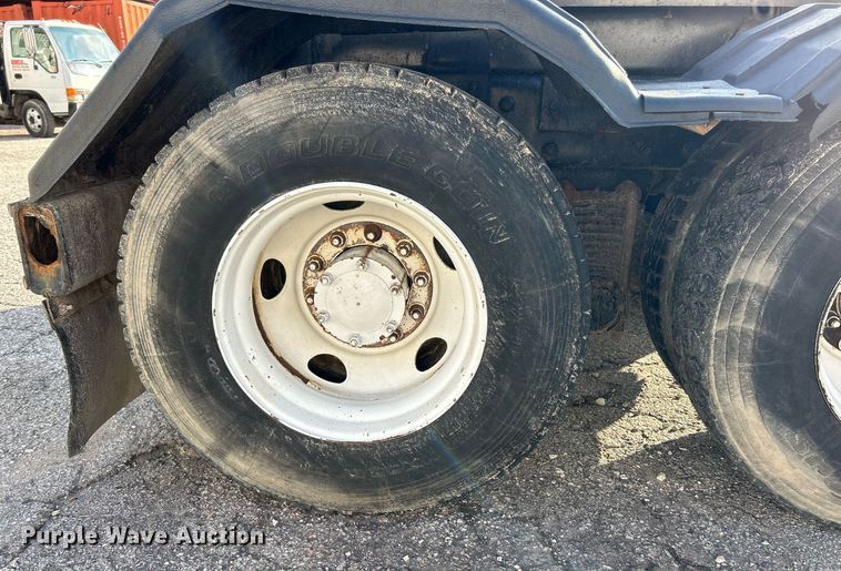 image for item EK3428 2000 Mack RD688S roll-off container truck