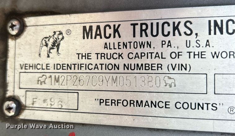 image for item EK3428 2000 Mack RD688S roll-off container truck