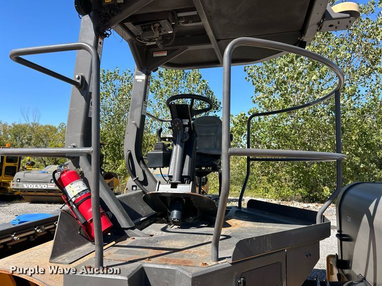 image for item EK3443 2017 Volvo DD120C double drum vibratory roller