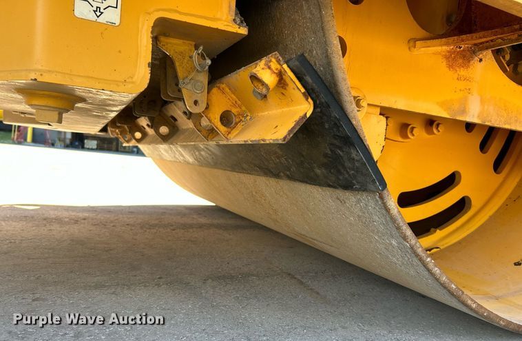 image for item EK3443 2017 Volvo DD120C double drum vibratory roller