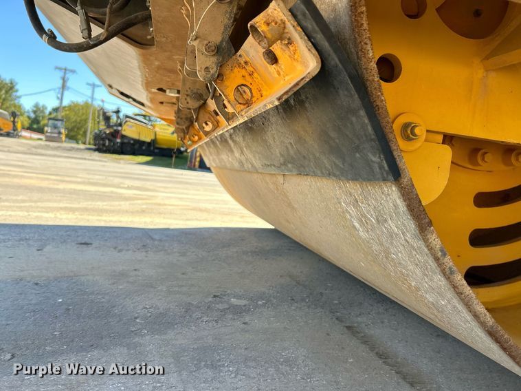 image for item EK3443 2017 Volvo DD120C double drum vibratory roller