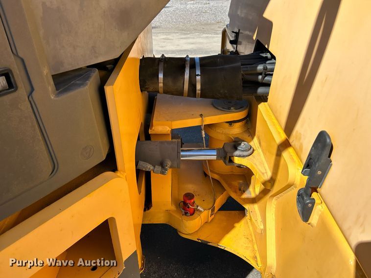 image for item EK3446 2016 Volvo DD140 double drum vibratory roller