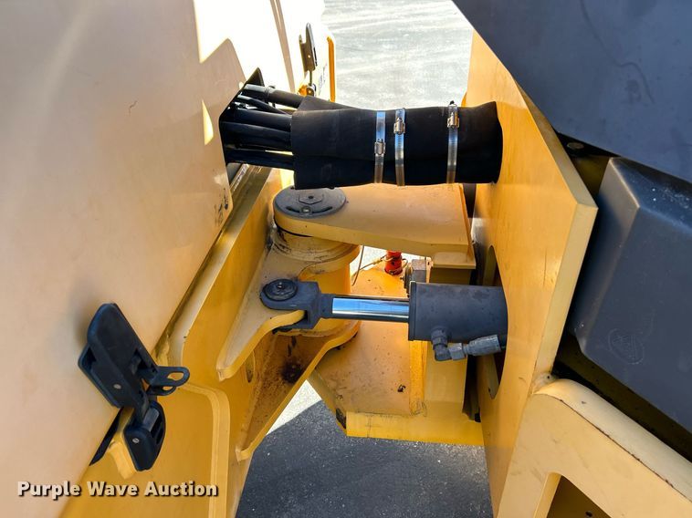 image for item EK3446 2016 Volvo DD140 double drum vibratory roller