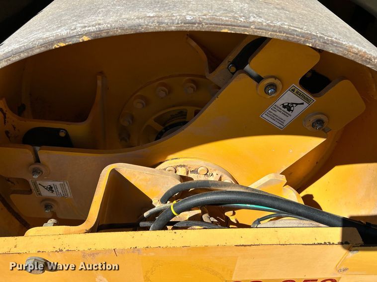 image for item EK3446 2016 Volvo DD140 double drum vibratory roller