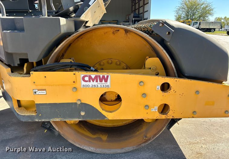 image for item EK3446 2016 Volvo DD140 double drum vibratory roller