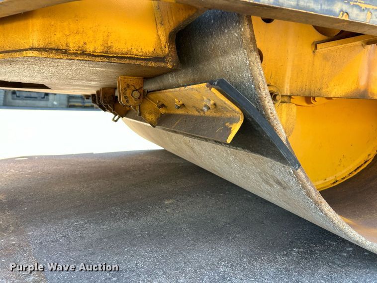 image for item EK3446 2016 Volvo DD140 double drum vibratory roller