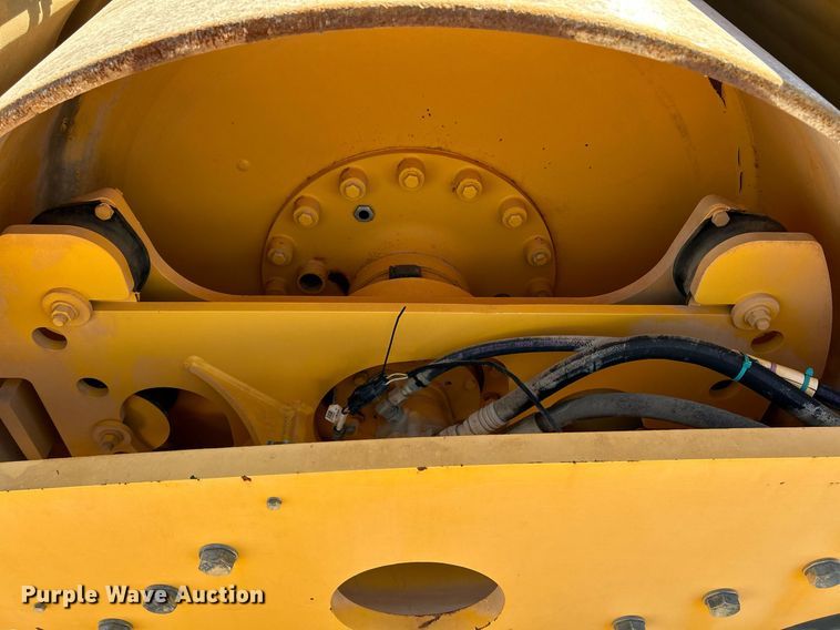 image for item EK3446 2016 Volvo DD140 double drum vibratory roller