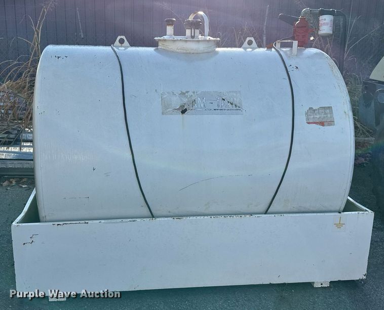 image for item EN0013 2019 Am-Tank 800 fuel tank 