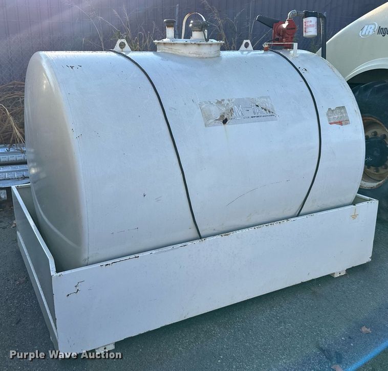 image for item EN0013 2019 Am-Tank 800 fuel tank 