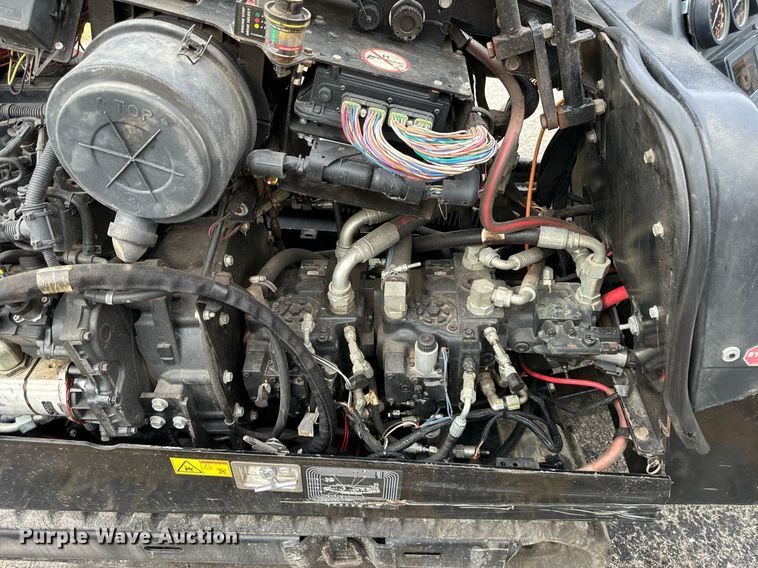 image for item EN0018 2019 Ditch Witch  JT20 directional boring unit