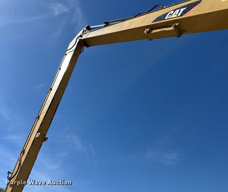 image for item EN0024 2010 Caterpillar  324DL long reach excavator