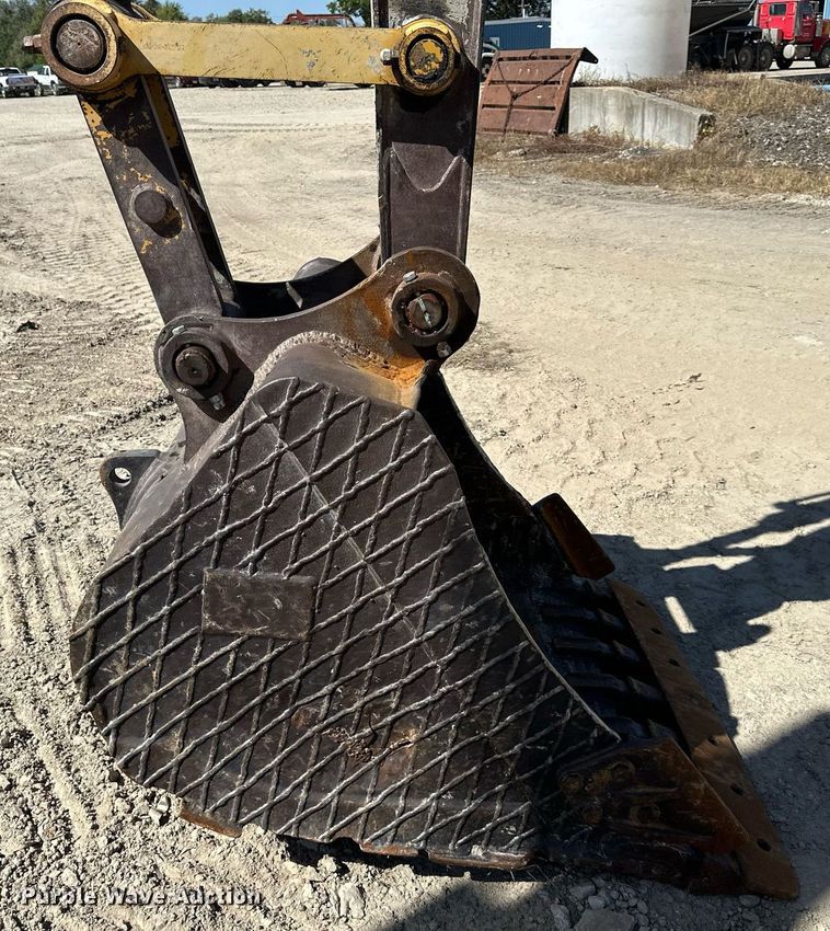 image for item EN0024 2010 Caterpillar  324DL long reach excavator