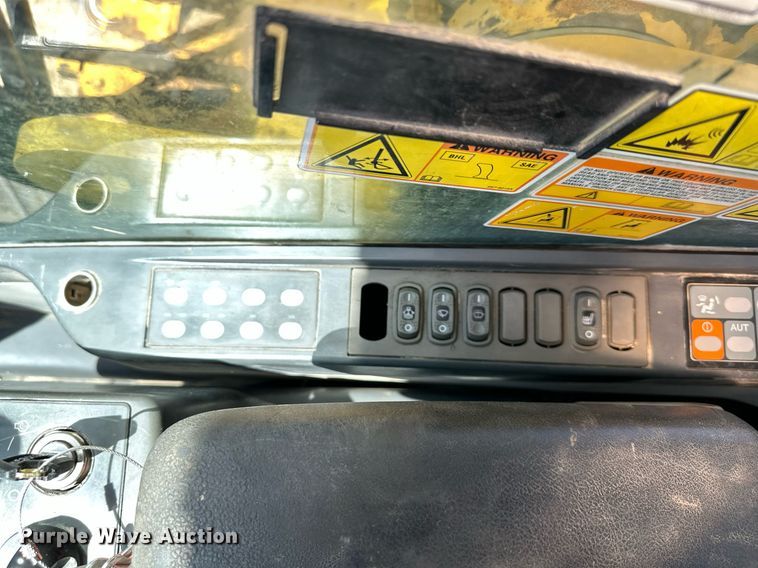 image for item EN0024 2010 Caterpillar  324DL long reach excavator