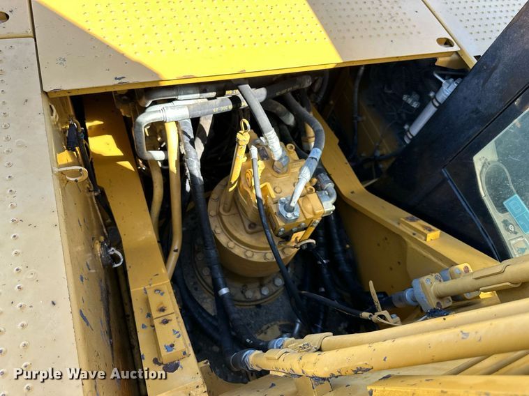 image for item EN0024 2010 Caterpillar  324DL long reach excavator