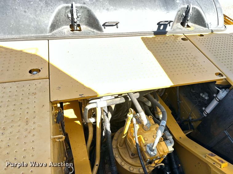 image for item EN0024 2010 Caterpillar  324DL long reach excavator