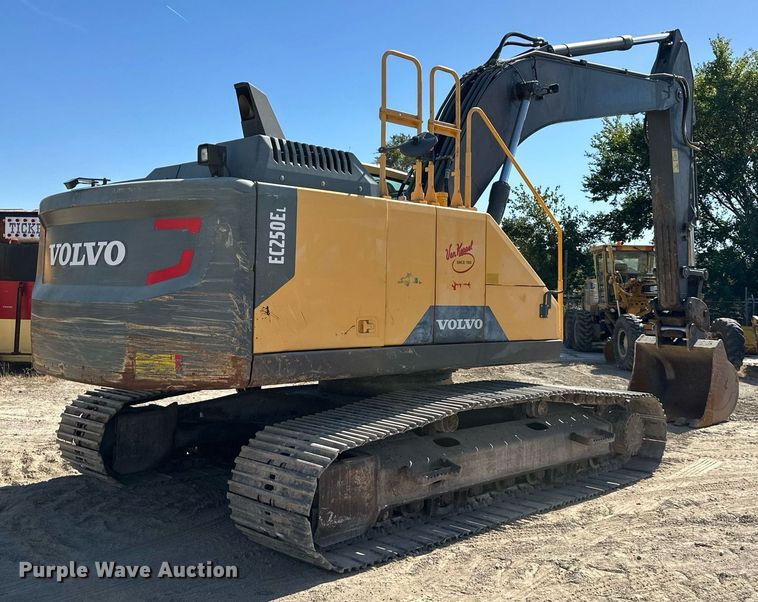 image for item EN0025 2015 Volvo EC250EL excavator