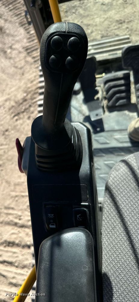 image for item EN0025 2015 Volvo EC250EL excavator