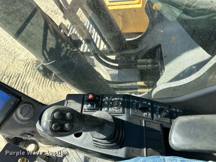 image for item EN0025 2015 Volvo EC250EL excavator