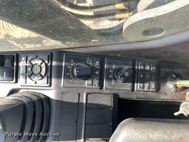 image for item EN0025 2015 Volvo EC250EL excavator