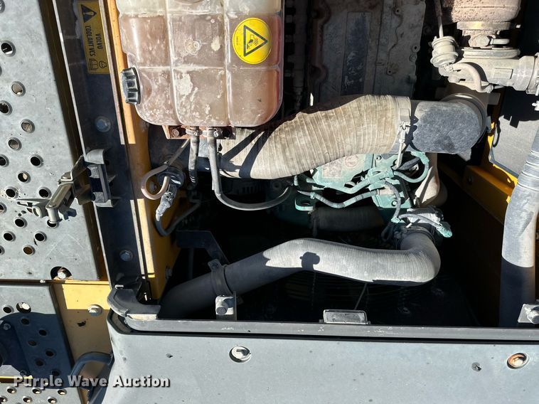 image for item EN0025 2015 Volvo EC250EL excavator