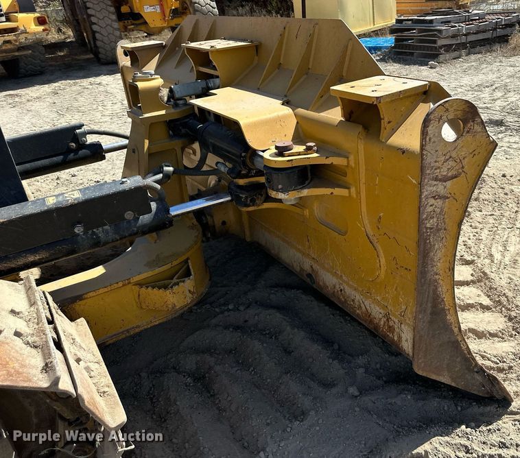 image for item EN0026 2013 Caterpillar  D6K2 XL dozer