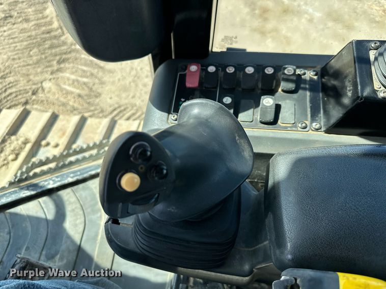 image for item EN0026 2013 Caterpillar  D6K2 XL dozer