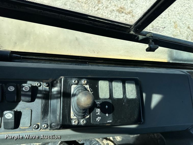 image for item EN0026 2013 Caterpillar  D6K2 XL dozer