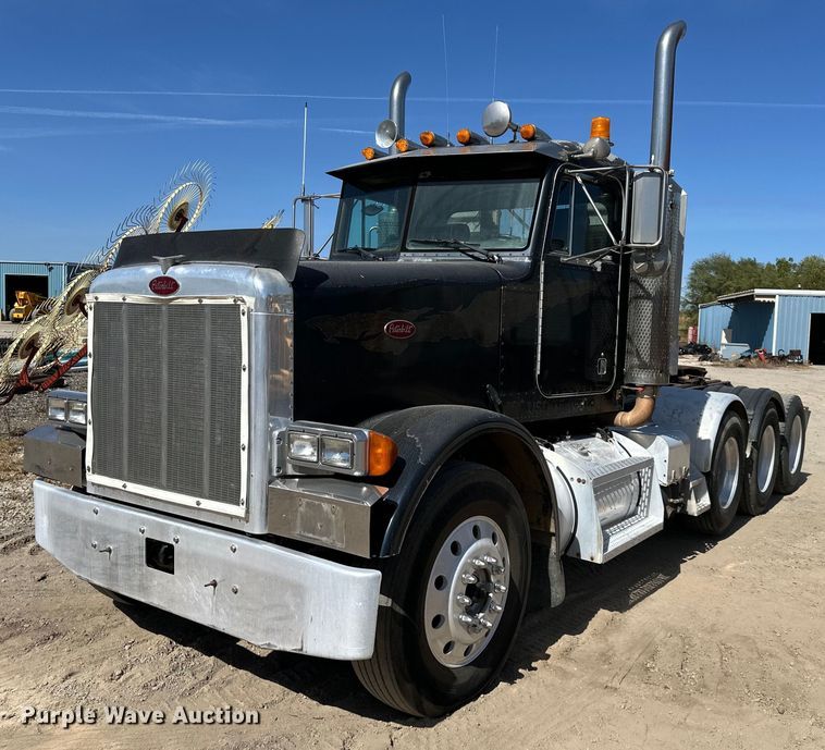 image for item EN0028 1997 Peterbilt  378 semi truck