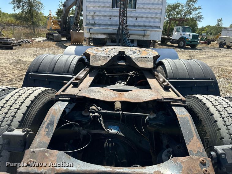 image for item EN0028 1997 Peterbilt  378 semi truck