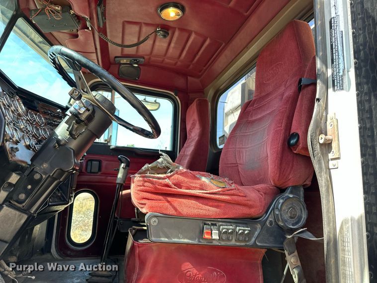 image for item EN0028 1997 Peterbilt  378 semi truck