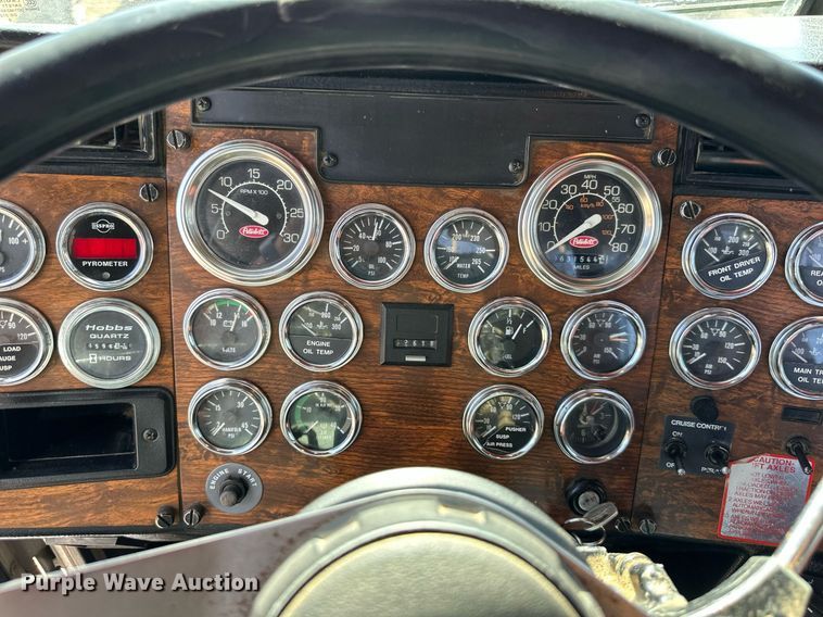 image for item EN0028 1997 Peterbilt  378 semi truck
