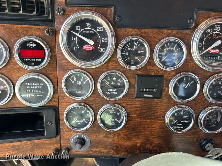 image for item EN0028 1997 Peterbilt  378 semi truck