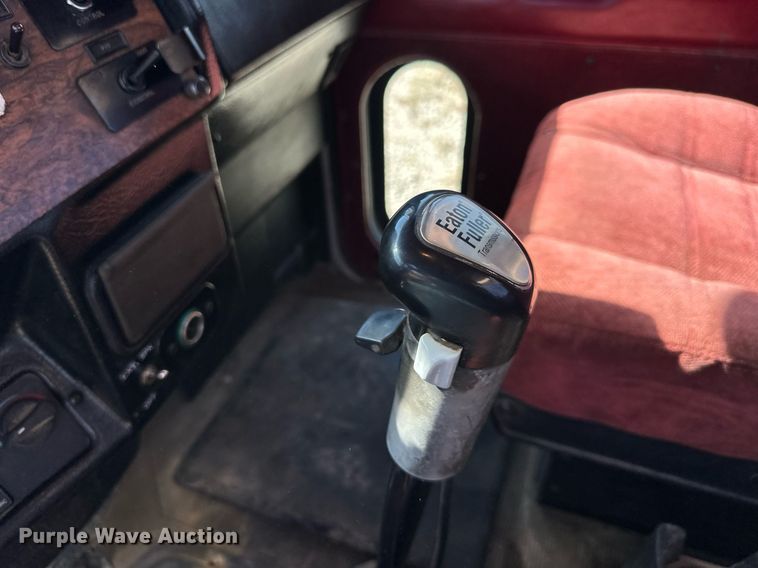 image for item EN0028 1997 Peterbilt  378 semi truck