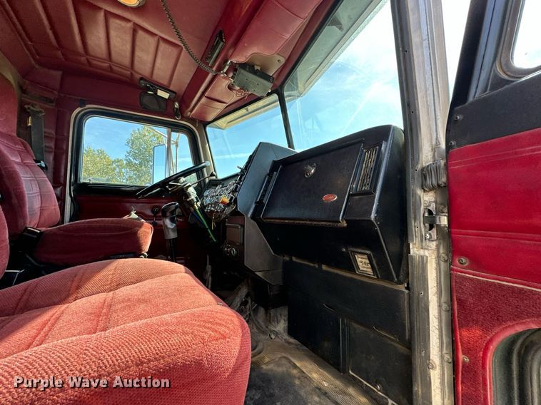 image for item EN0028 1997 Peterbilt  378 semi truck