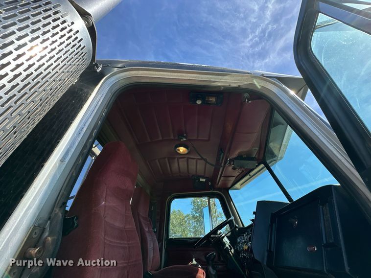 image for item EN0028 1997 Peterbilt  378 semi truck