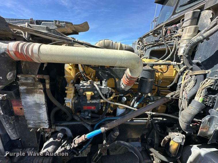 image for item EN0028 1997 Peterbilt  378 semi truck