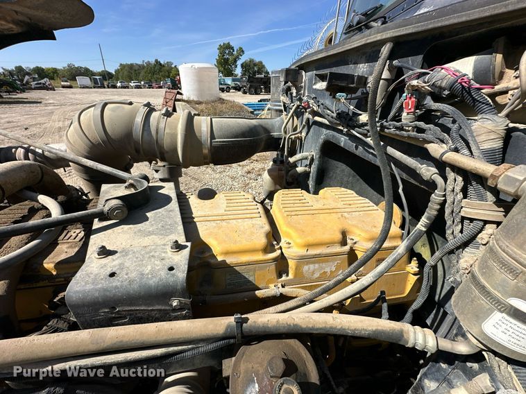 image for item EN0028 1997 Peterbilt  378 semi truck