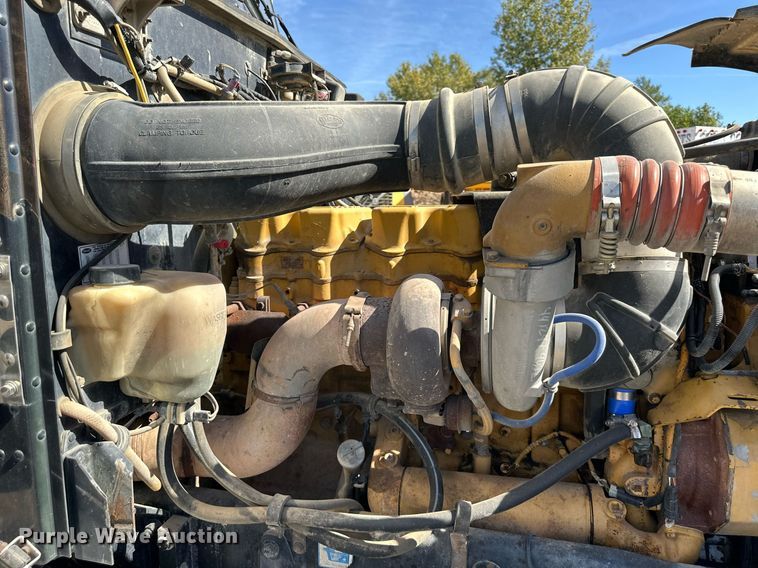 image for item EN0028 1997 Peterbilt  378 semi truck