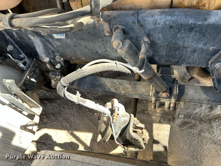 image for item EN0028 1997 Peterbilt  378 semi truck