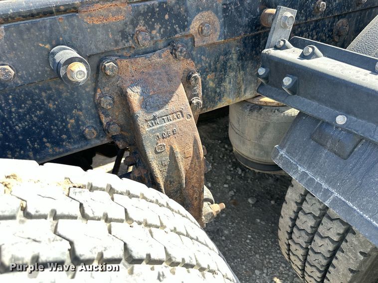 image for item EN0028 1997 Peterbilt  378 semi truck