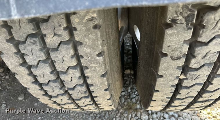 image for item EN0028 1997 Peterbilt  378 semi truck