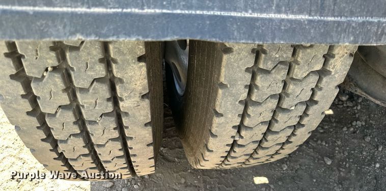 image for item EN0028 1997 Peterbilt  378 semi truck