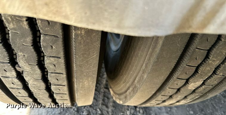 image for item EN0028 1997 Peterbilt  378 semi truck