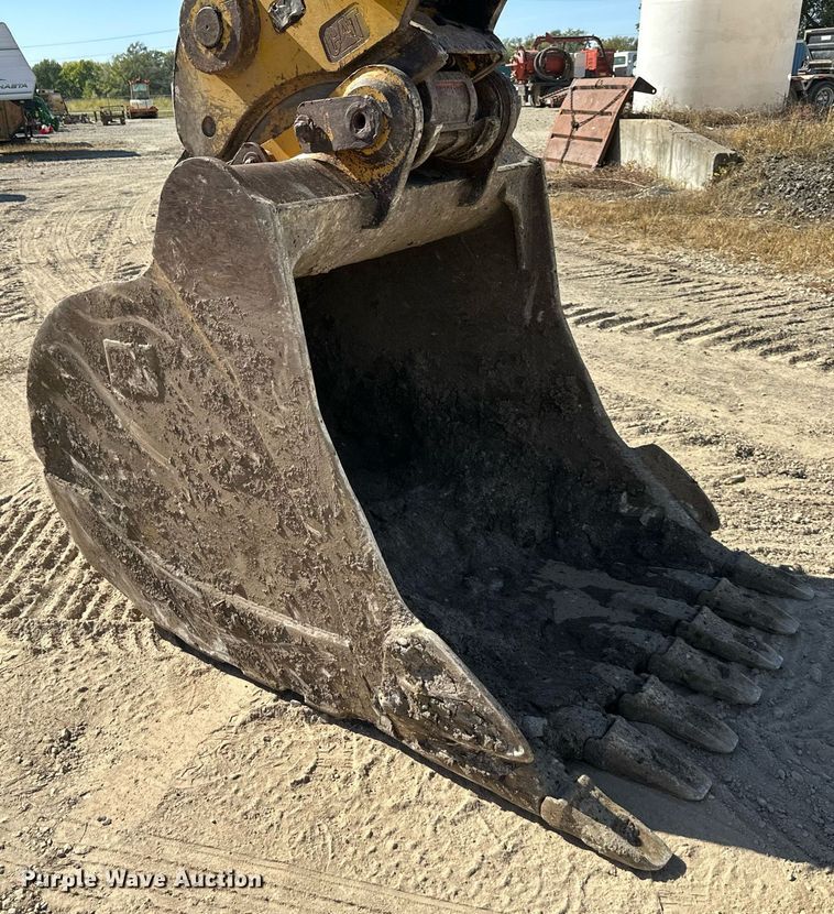 image for item EN0030 2014 Caterpillar  329EL excavator