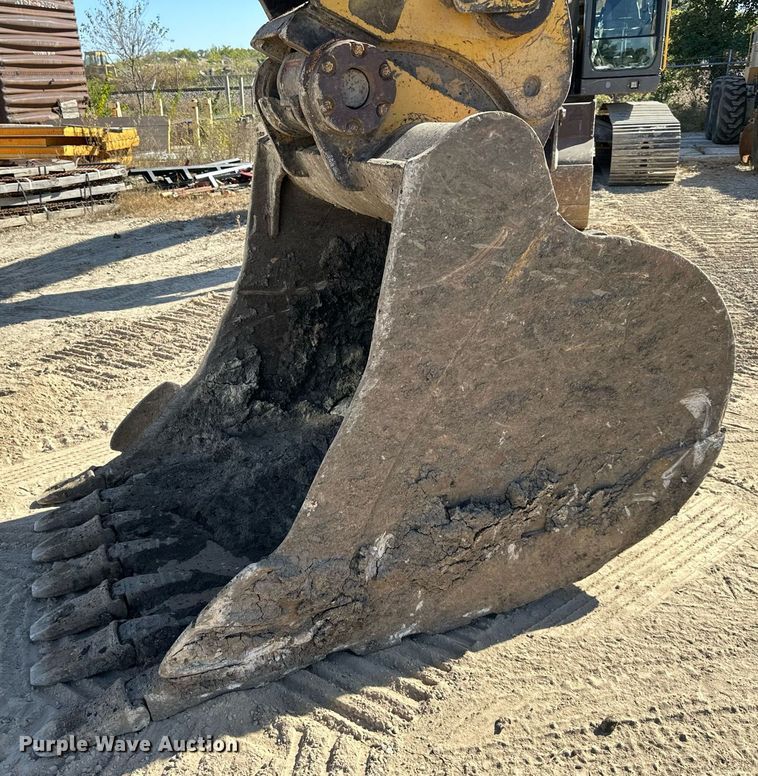 image for item EN0030 2014 Caterpillar  329EL excavator